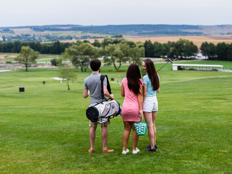 Bunker-free designs: the 2026 minimalist movement